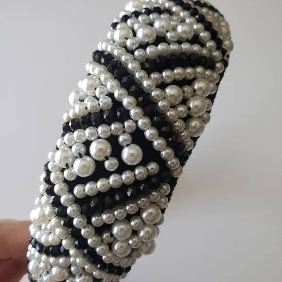 Luxury Faux Pearl and Black Beaded  Female Baroque Sponge Headband - Picture 4 of 6